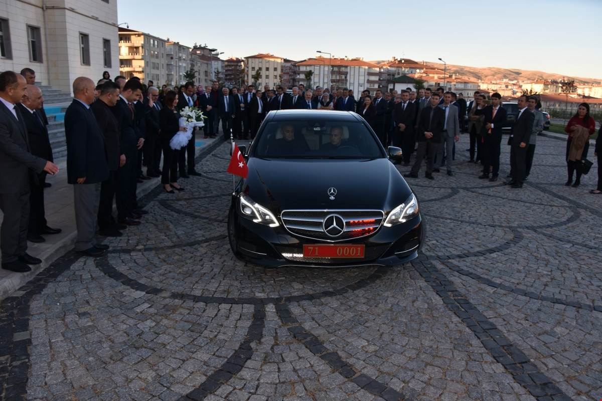 ‘Gönüllerin Valisi’ İlker Haktankaçmaz Kırıkkale’den Ayrıldı - Kırıkkale Haber, Son Dakika Kırıkkale Haberleri