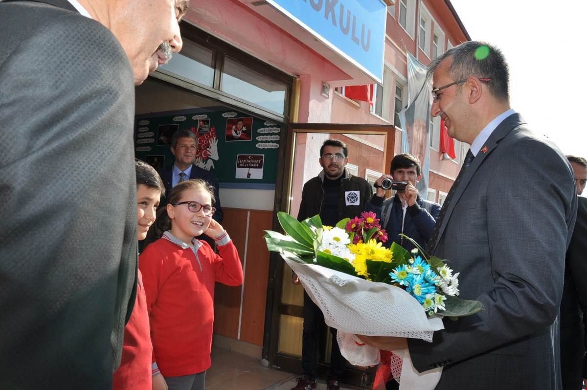 Şehit annesi tabelayı görünce gözyaşlarını tutamadı - Kırıkkale Haber, Son Dakika Kırıkkale Haberleri