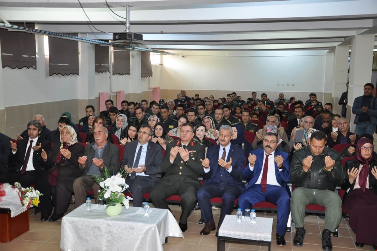 Şehit annesi tabelayı görünce gözyaşlarını tutamadı - Kırıkkale Haber, Son Dakika Kırıkkale Haberleri