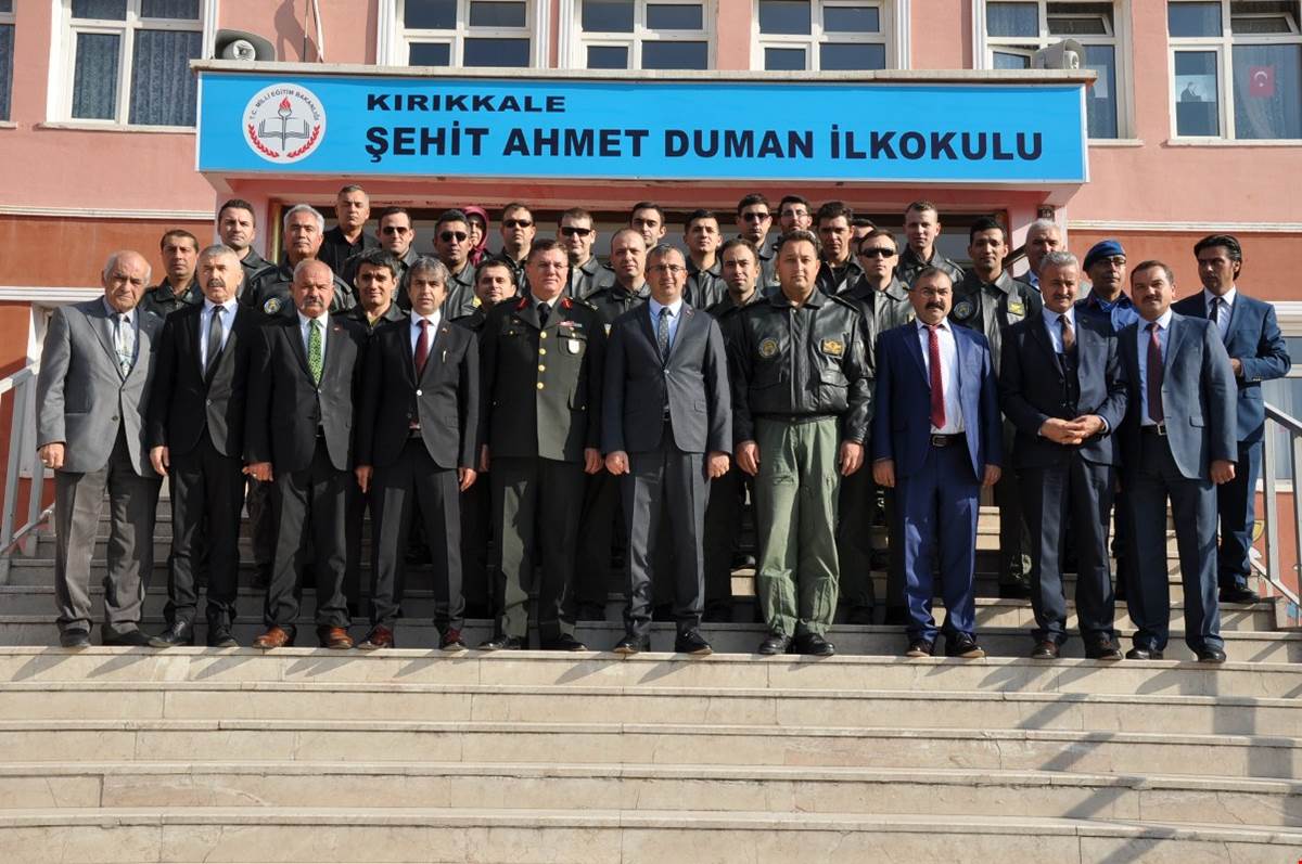 Şehit annesi tabelayı görünce gözyaşlarını tutamadı - Kırıkkale Haber, Son Dakika Kırıkkale Haberleri