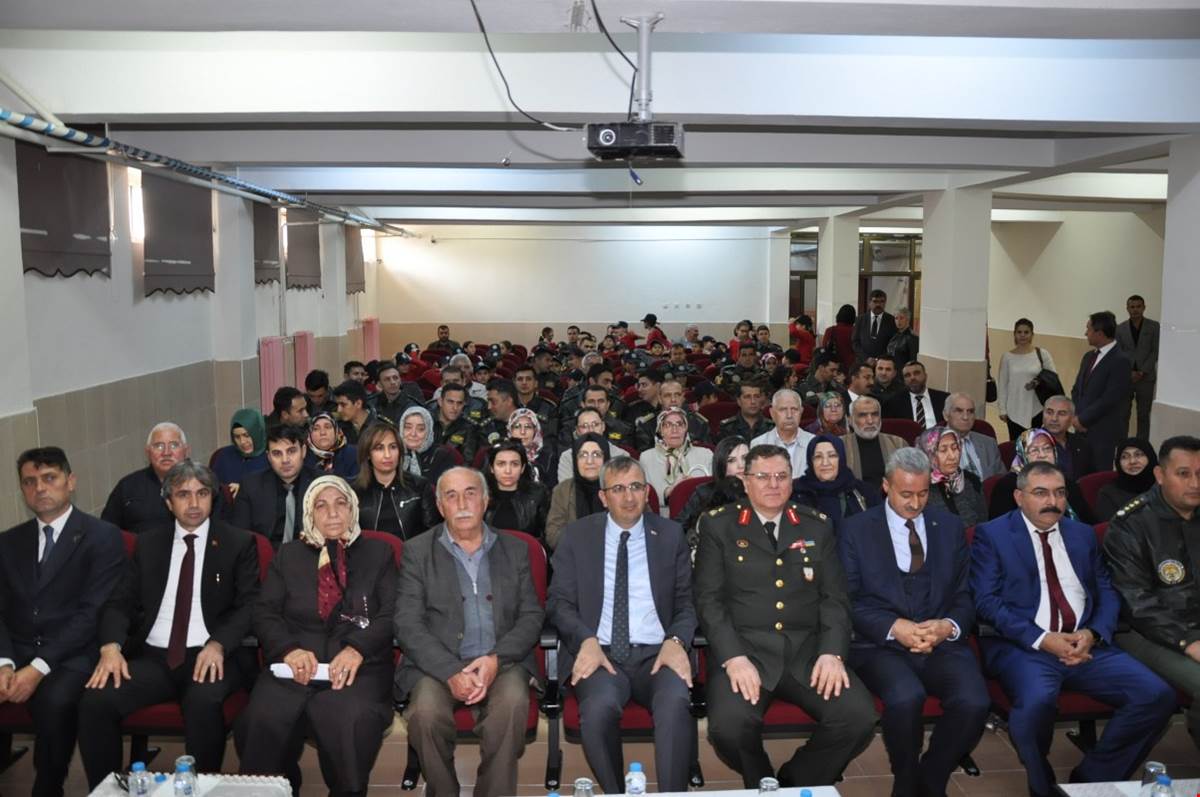 Şehit annesi tabelayı görünce gözyaşlarını tutamadı - Kırıkkale Haber, Son Dakika Kırıkkale Haberleri