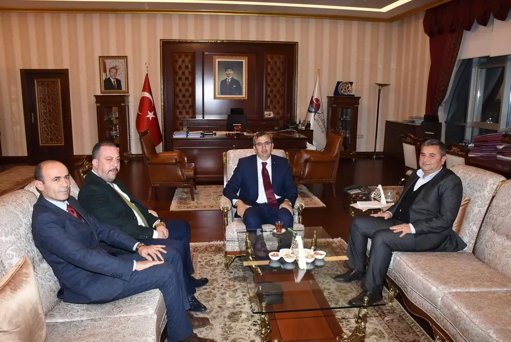Gazetemizden Vali Sezer’e hayırlı olsun ziyareti - Kırıkkale Haber, Son Dakika Kırıkkale Haberleri Gazetemizden Vali Sezer’e hayırlı olsun ziyareti - Kırıkkale Haber, Son Dakika Kırıkkale Haberleri