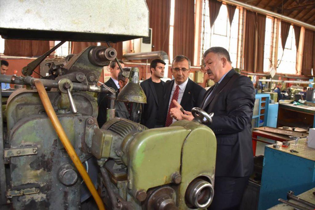 Kırıkkale Valisi Yunus Sezer, MKE Fabrikalarını Ziyaret Etti - Kırıkkale Haber, Son Dakika Kırıkkale Haberleri