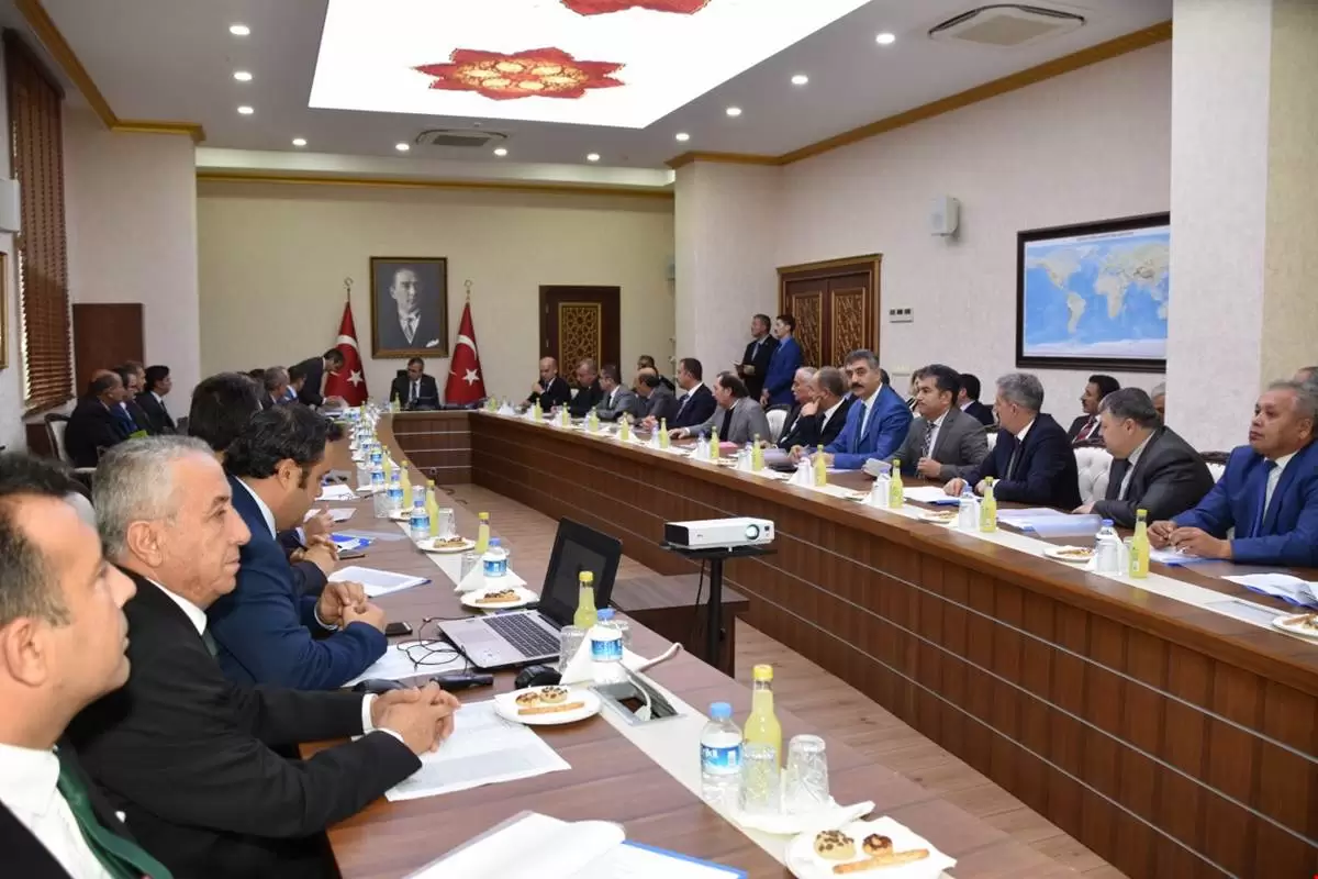 Vali Sezer Ortaokul Okul Müdürleri İle Toplantıda Bir Araya Geldi - Kırıkkale Haber, Son Dakika Kırıkkale Haberleri Vali Sezer Ortaokul Okul Müdürleri İle Toplantıda Bir Araya Geldi - Kırıkkale Haber, Son Dakika Kırıkkale Haberleri