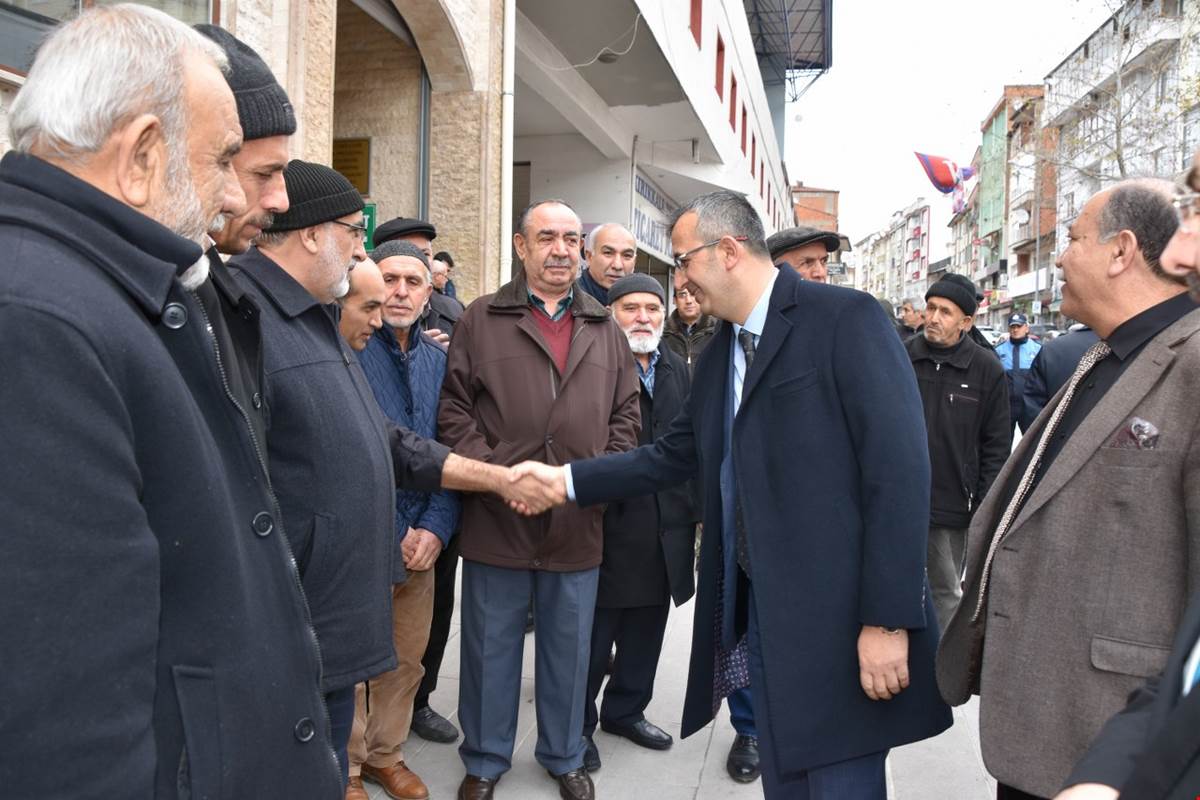 Kırıkkale Valisi Yunus Sezer Çarşı Esnafını Ziyaret Etti - Kırıkkale Haber, Son Dakika Kırıkkale Haberleri