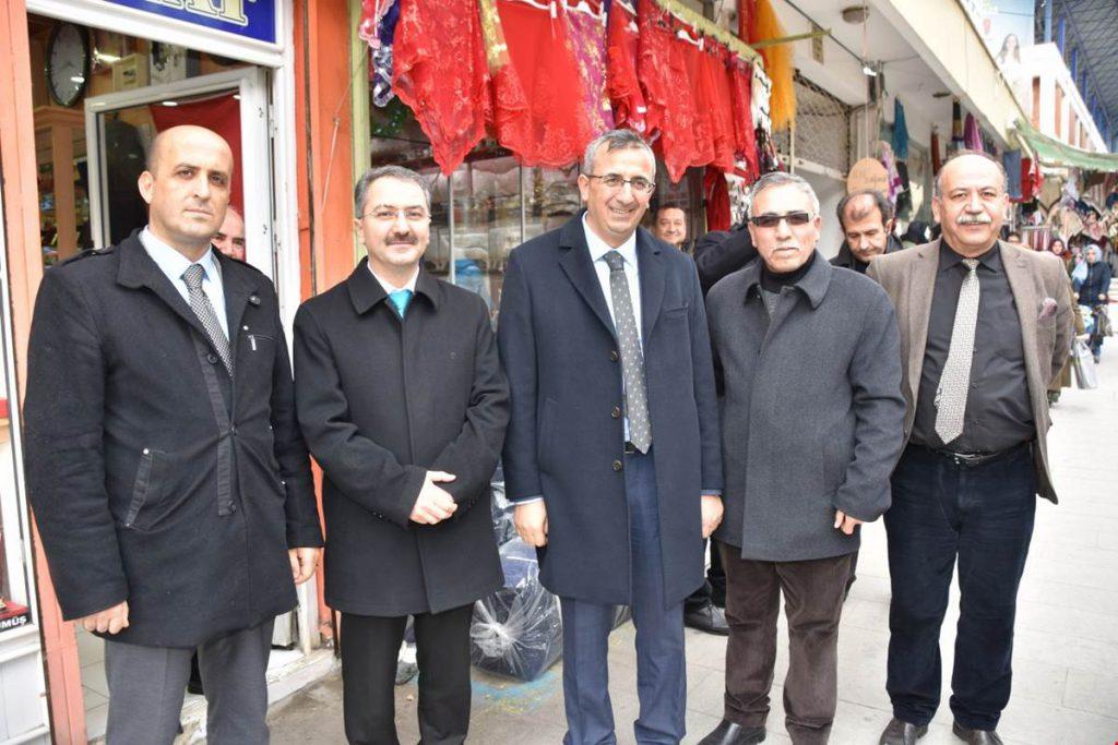 Kırıkkale Valisi Yunus Sezer Çarşı Esnafını Ziyaret Etti - Kırıkkale Haber, Son Dakika Kırıkkale Haberleri