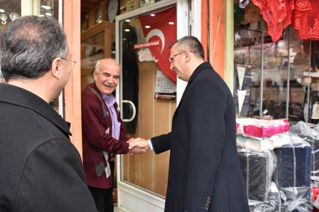 Kırıkkale Valisi Yunus Sezer Çarşı Esnafını Ziyaret Etti - Kırıkkale Haber, Son Dakika Kırıkkale Haberleri