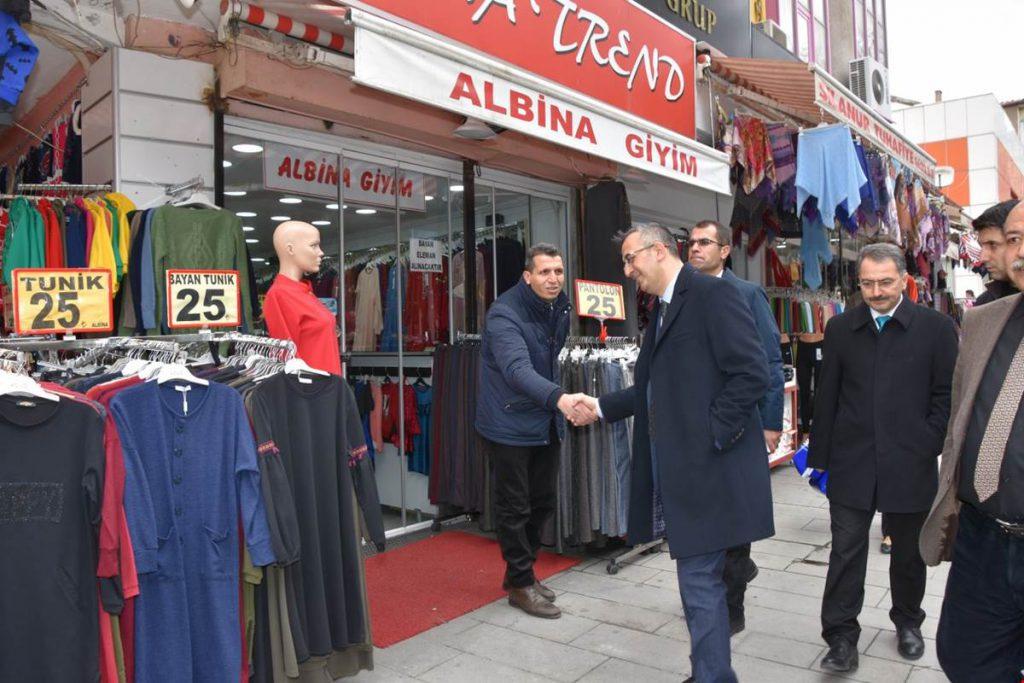 Kırıkkale Valisi Yunus Sezer Çarşı Esnafını Ziyaret Etti - Kırıkkale Haber, Son Dakika Kırıkkale Haberleri