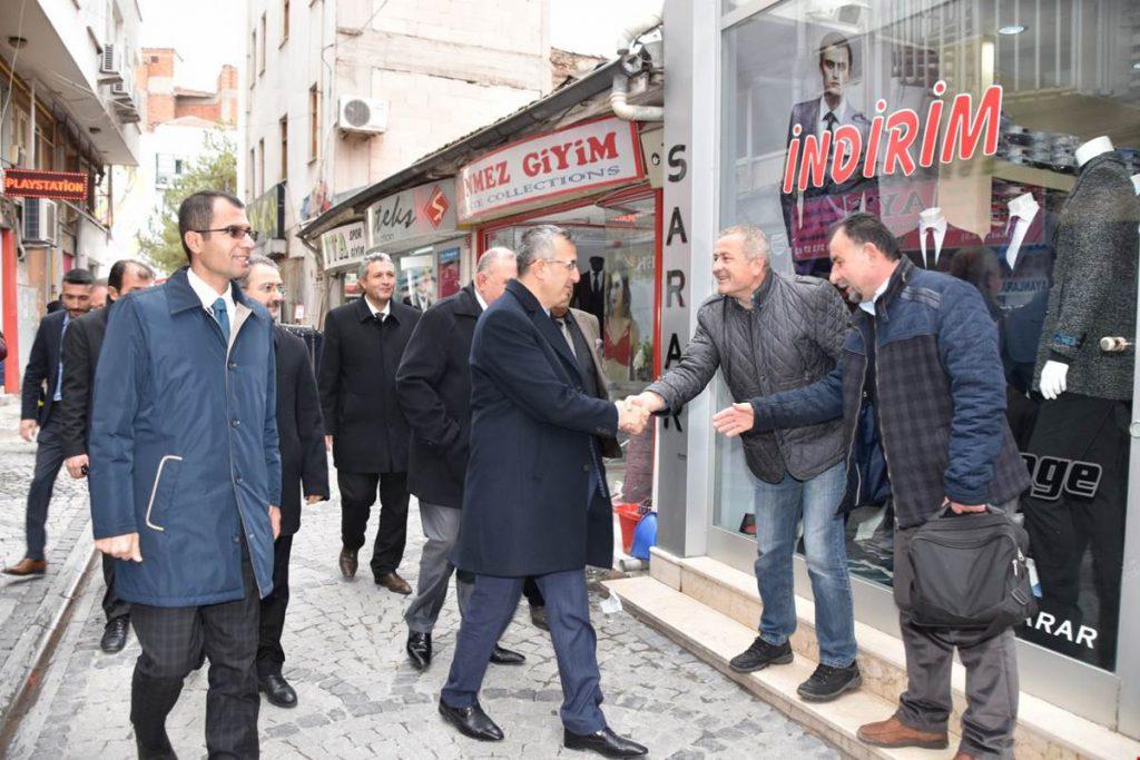 Kırıkkale Valisi Yunus Sezer Çarşı Esnafını Ziyaret Etti - Kırıkkale Haber, Son Dakika Kırıkkale Haberleri