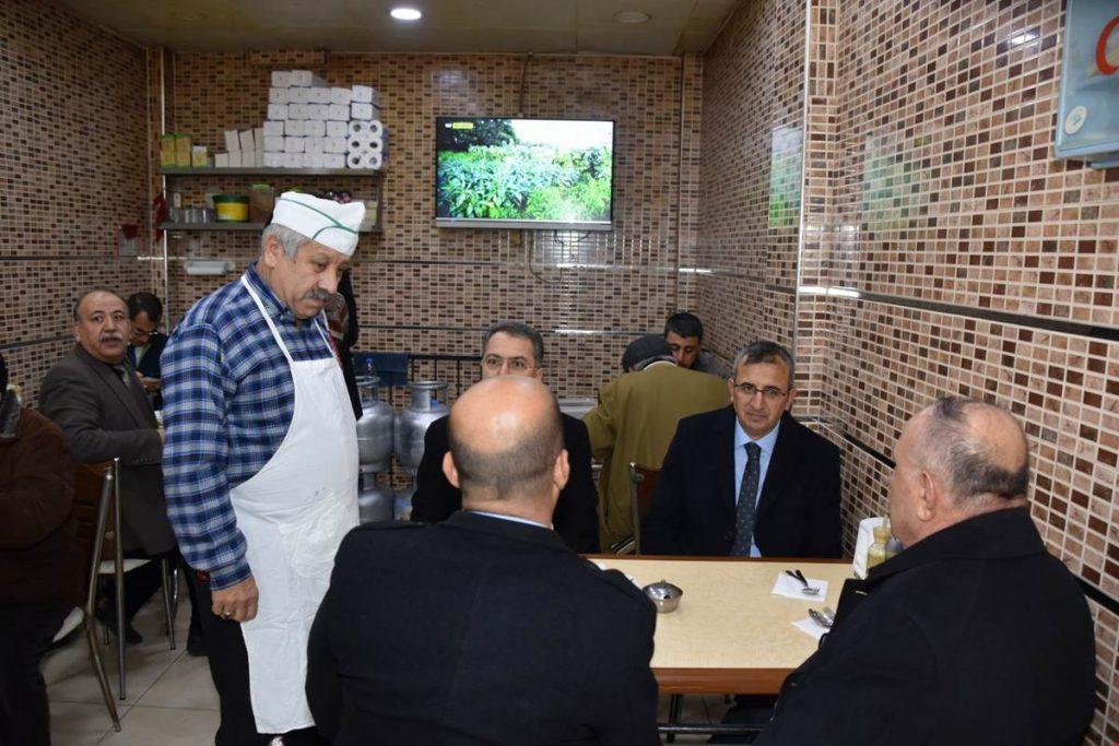 Kırıkkale Valisi Yunus Sezer Çarşı Esnafını Ziyaret Etti - Kırıkkale Haber, Son Dakika Kırıkkale Haberleri