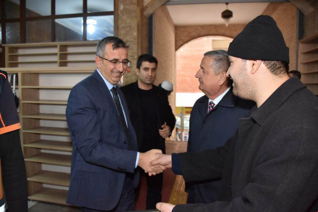 Kırıkkale Valisi Yunus Sezer Çarşı Esnafını Ziyaret Etti - Kırıkkale Haber, Son Dakika Kırıkkale Haberleri