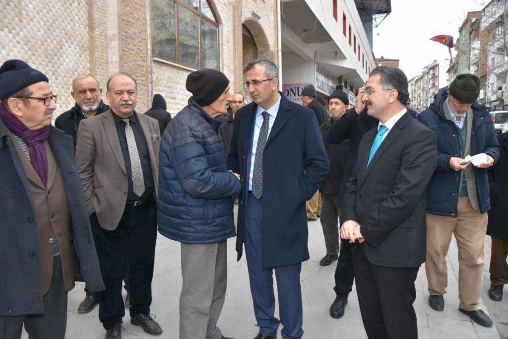 Kırıkkale Valisi Yunus Sezer Çarşı Esnafını Ziyaret Etti - Kırıkkale Haber, Son Dakika Kırıkkale Haberleri