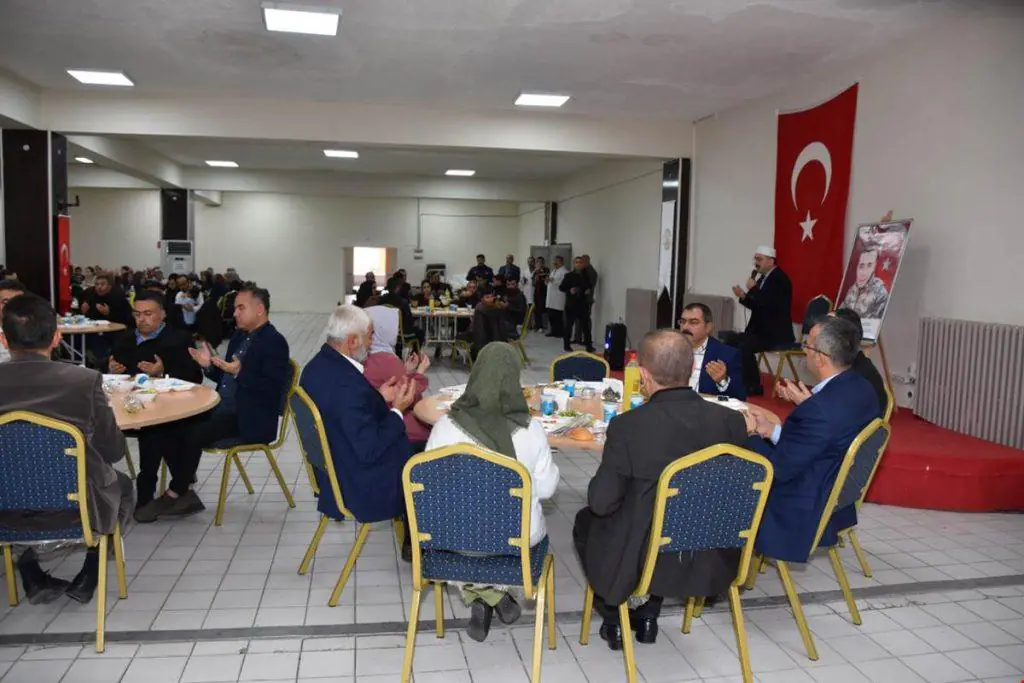 2 Aralık 2016 tarihinde Hakkari’nin Çukurca ilçesi Güven Dağı Üs Bölgesinde, PKK’lı teröristlere yönelik operasyonda çıkan çatışmada şehit olan Özgür Mutlu’nun şehadetinin 2. yılında dualarla anıldı. Şehidimiz Özgür Mutlu, Şehadetinin 2. Yılında Anıldı - Kırıkkale Haber, Son Dakika Kırıkkale Haberleri