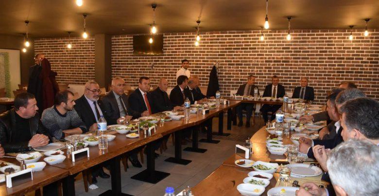 Vali Yunus Sezer İl Genel Meclis Üyeleri İle Yemekte Buluştu - Kırıkkale Haber, Son Dakika Kırıkkale Haberleri