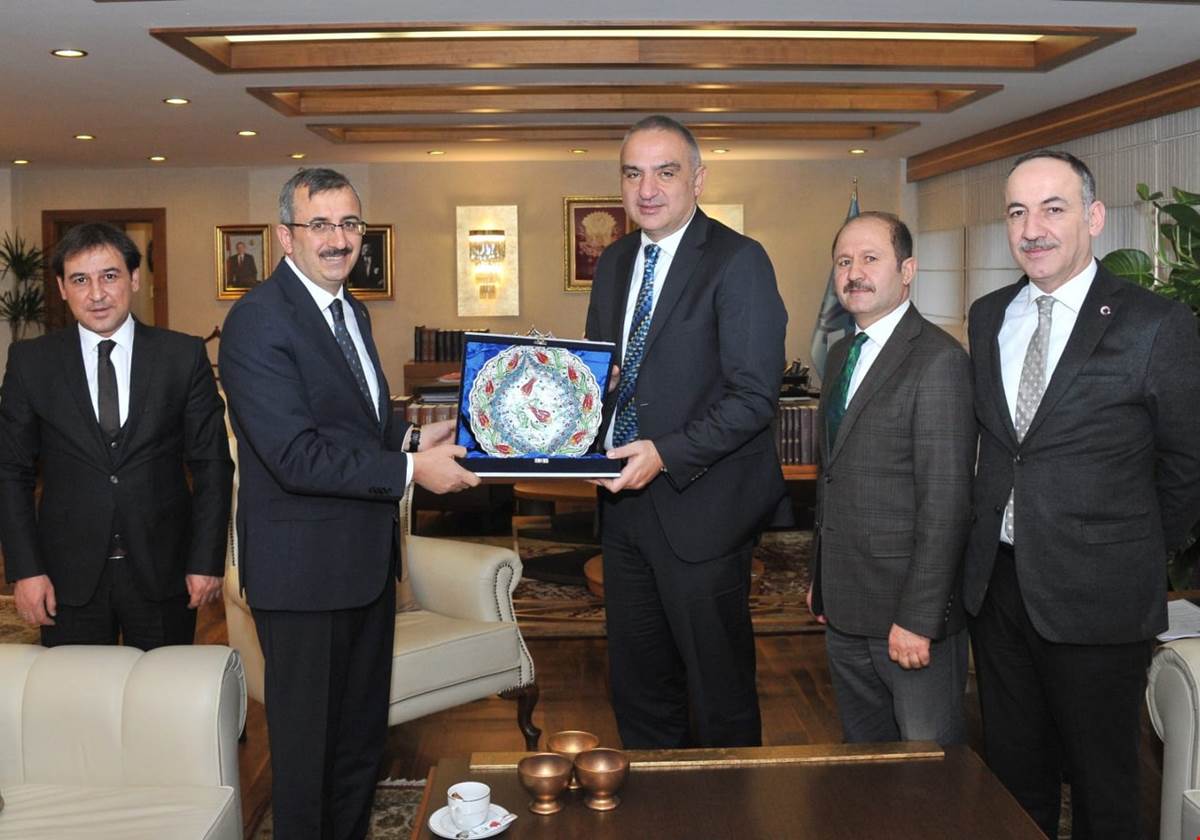 Turizm Bakanı Ersoy’a projeler anlatıldı - Kırıkkale Haber, Son Dakika Kırıkkale Haberleri