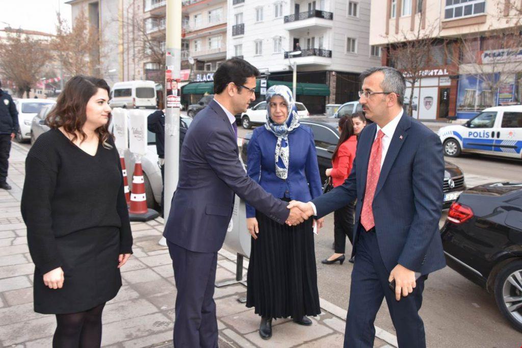 Vali Sezer, koruyucu ailelerle bir araya geldi - Kırıkkale Haber, Son Dakika Kırıkkale Haberleri