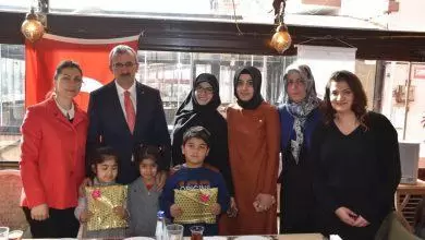 Vali Sezer, koruyucu ailelerle bir araya geldi - Kırıkkale Haber, Son Dakika Kırıkkale Haberleri Vali Sezer, koruyucu ailelerle bir araya geldi - Kırıkkale Haber, Son Dakika Kırıkkale Haberleri