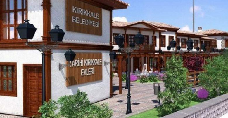 Yöremizde Osmanlı Dönemine ait eski evler ve konakların bir kısmı hâlâ korunmaktadır. İlçe, kasaba ve köylerimizde orjinal yapısı muhafaza edilen evler mevcuttur.