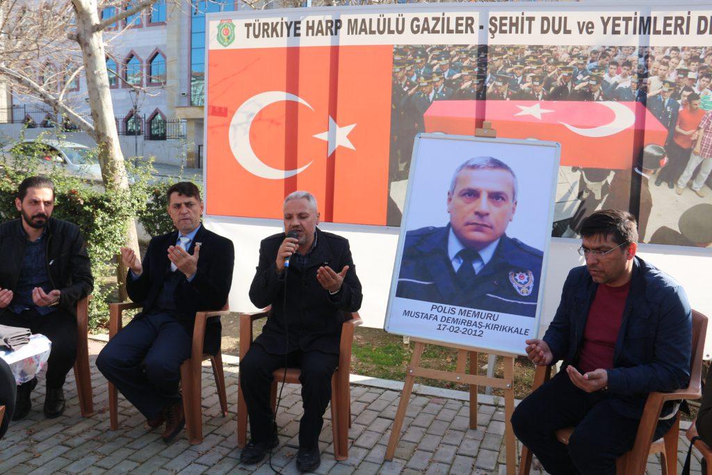 Şehit Polis Memuru Mustafa Demirbaş, Kabri Başında Anıldı - Kırıkkale Haber, Son Dakika Kırıkkale Haberleri