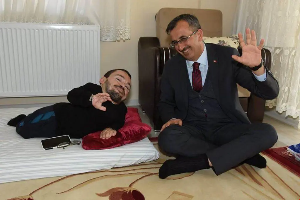 Kırıkkale Valisi Yunus Sezer, ‘ Muhabbete Engel Yok’ Projesi kapsamında ziyaretlerini sürdürüyor. Her Kapıda Yeni Bir Dünya Var - Kırıkkale Haber, Son Dakika Kırıkkale Haberleri