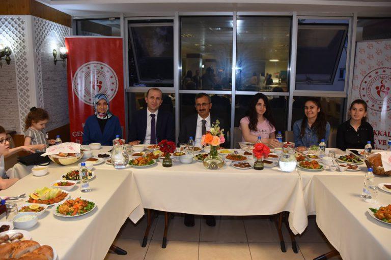 Vali Sezer’den iftar sürprizi - Kırıkkale Haber, Son Dakika Kırıkkale Haberleri