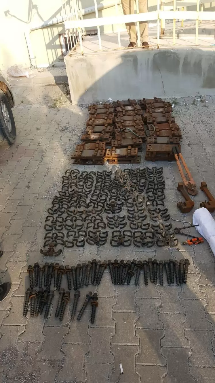 Ray bağlantılarını çalarken yakalandılar - Kırıkkale Haber, Son Dakika Kırıkkale Haberleri Ray bağlantılarını çalarken yakalandılar - Kırıkkale Haber, Son Dakika Kırıkkale Haberleri