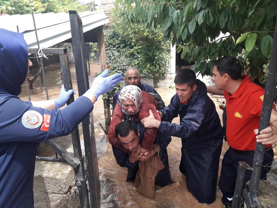 İtfaye Ekipleri Yaşlı Kadını Kurtardı - Kırıkkale Haber, Son Dakika Kırıkkale Haberleri