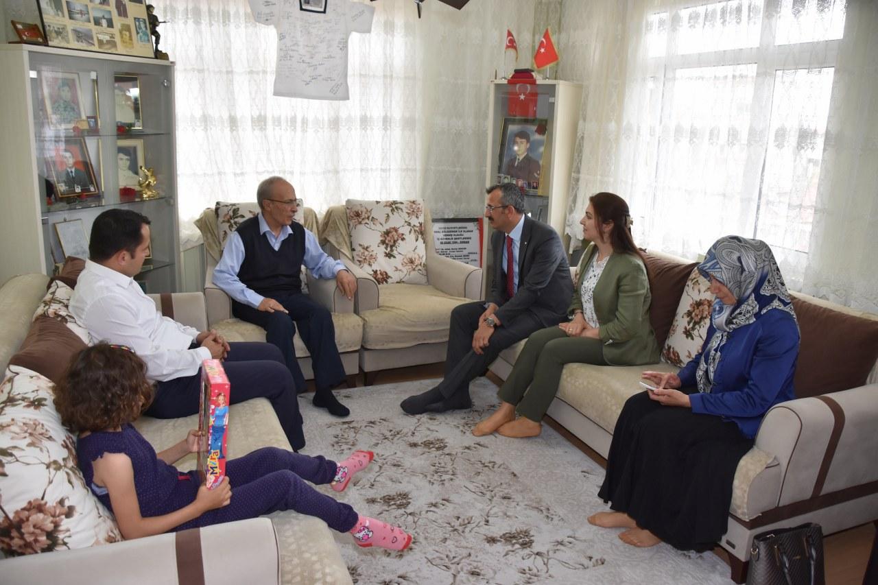 Vali Sezer Şehit Ailelerini Ziyaret Etti - Kırıkkale Haber, Son Dakika Kırıkkale Haberleri