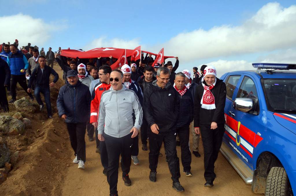 Dinek Dağına Cumhuriyet tırmanışı - Kırıkkale Haber, Son Dakika Kırıkkale Haberleri