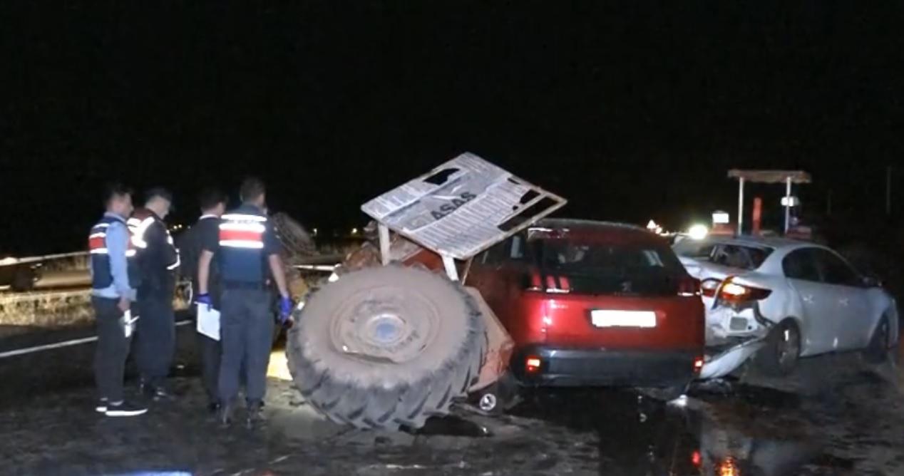 Traktörlerle otomobiller çarpıştı - Kırıkkale Haber, Son Dakika Kırıkkale Haberleri Traktörlerle otomobiller çarpıştı - Kırıkkale Haber, Son Dakika Kırıkkale Haberleri