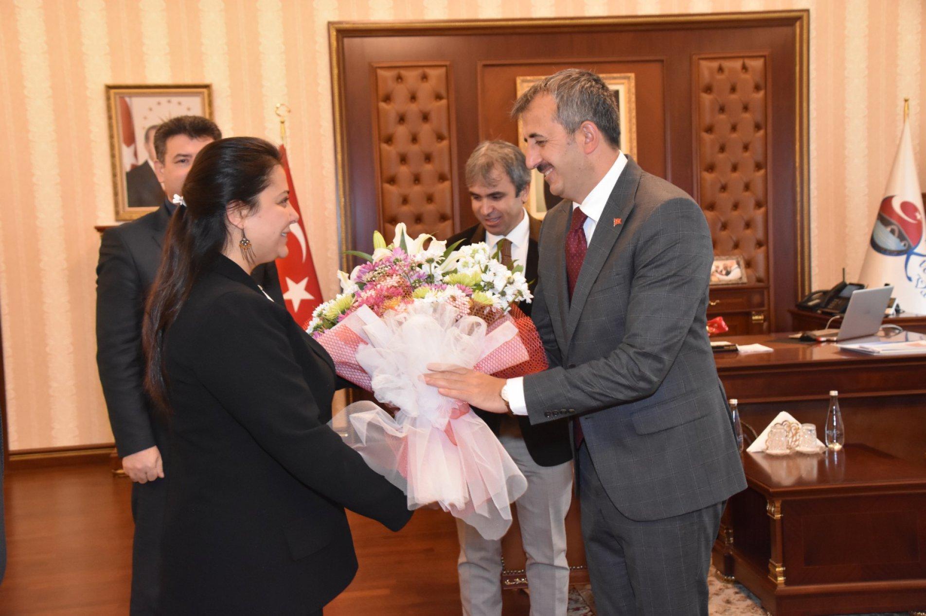 Vali Sezer’e Öğretmenlerin gününü kutladı - Kırıkkale Haber, Son Dakika Kırıkkale Haberleri