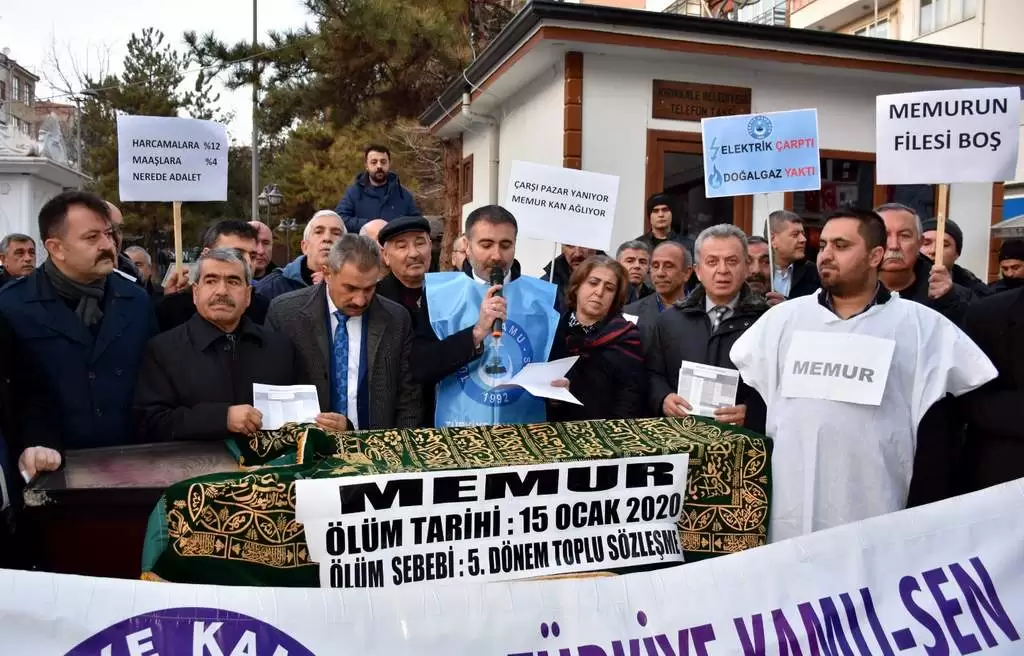 Memurlar Kırıkkale’de bordro yaktı - Kırıkkale Haber, Son Dakika Kırıkkale Haberleri Memurlar Kırıkkale’de bordro yaktı - Kırıkkale Haber, Son Dakika Kırıkkale Haberleri