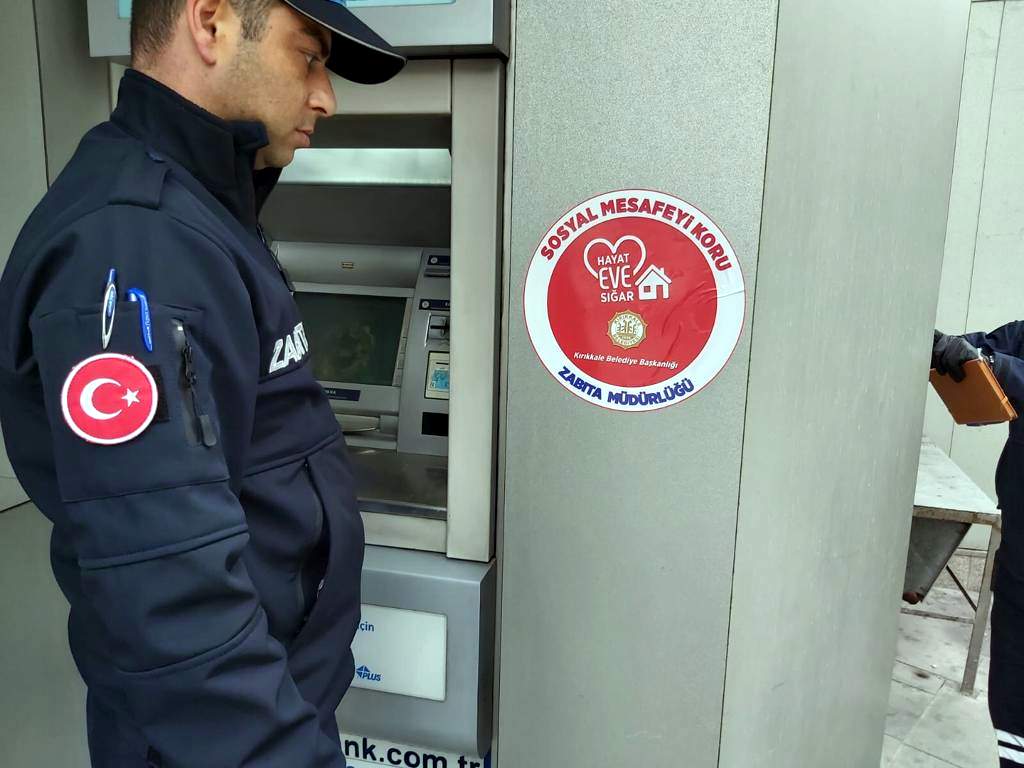 Sosyal mesafeyi koruyun etiketi - Kırıkkale Haber, Son Dakika Kırıkkale Haberleri