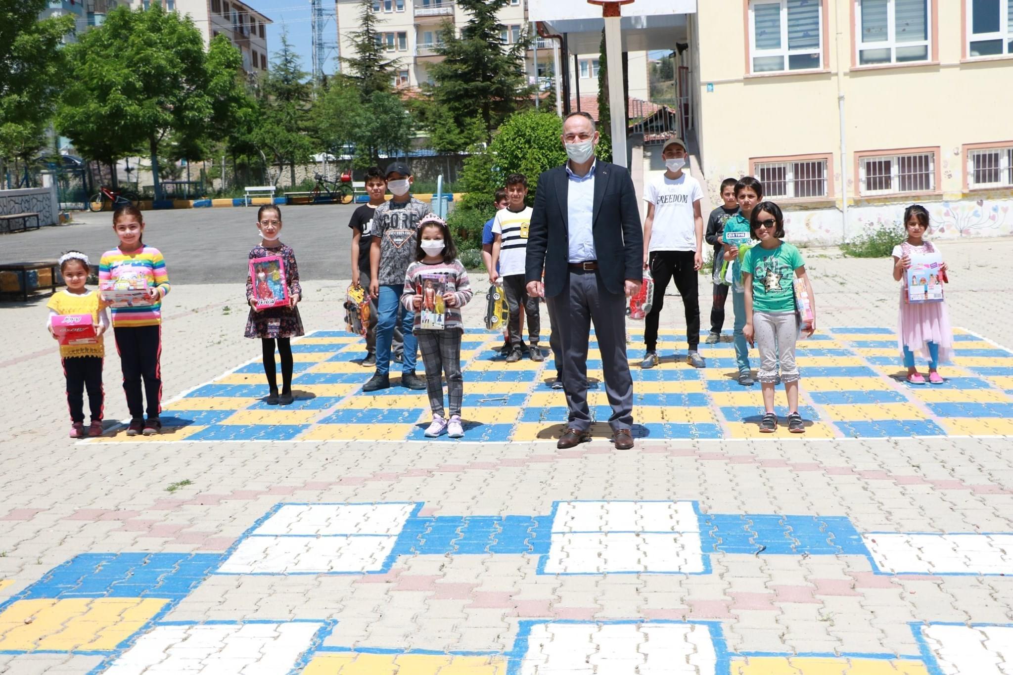 Saygılı’dan Çocuklara Sürpriz - Kırıkkale Haber, Son Dakika Kırıkkale Haberleri