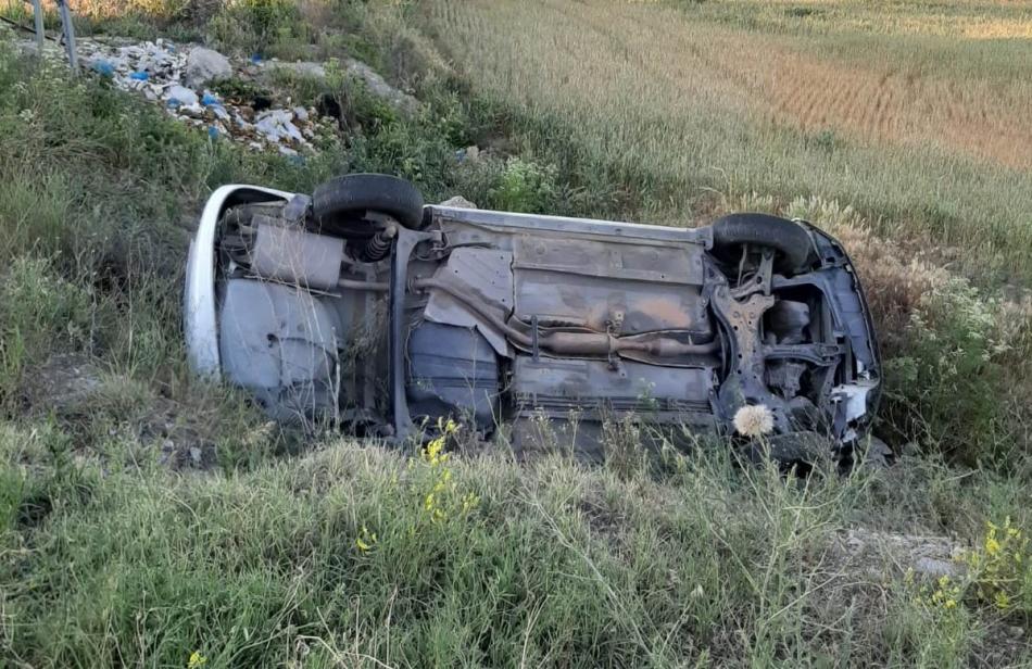 Kırıkkale’de şarampole savrulan otomobildeki 6 kişi yaralandı - Kırıkkale Haber, Son Dakika Kırıkkale Haberleri