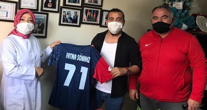 Futbolculardan sağlık çalışanlarına ‘moral’ ziyareti - Kırıkkale Haber, Son Dakika Kırıkkale Haberleri