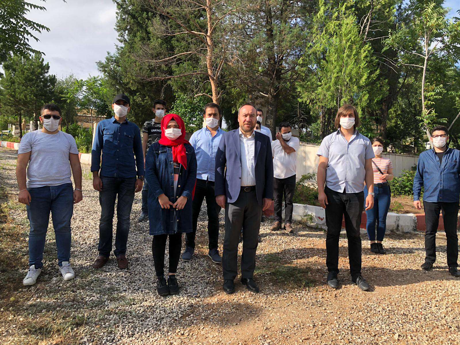 AK Parti Teşkilatı Hüseyin Kahya Hiçyılmaz’ın kabrini ziyaret etti - Kırıkkale Haber, Son Dakika Kırıkkale Haberleri