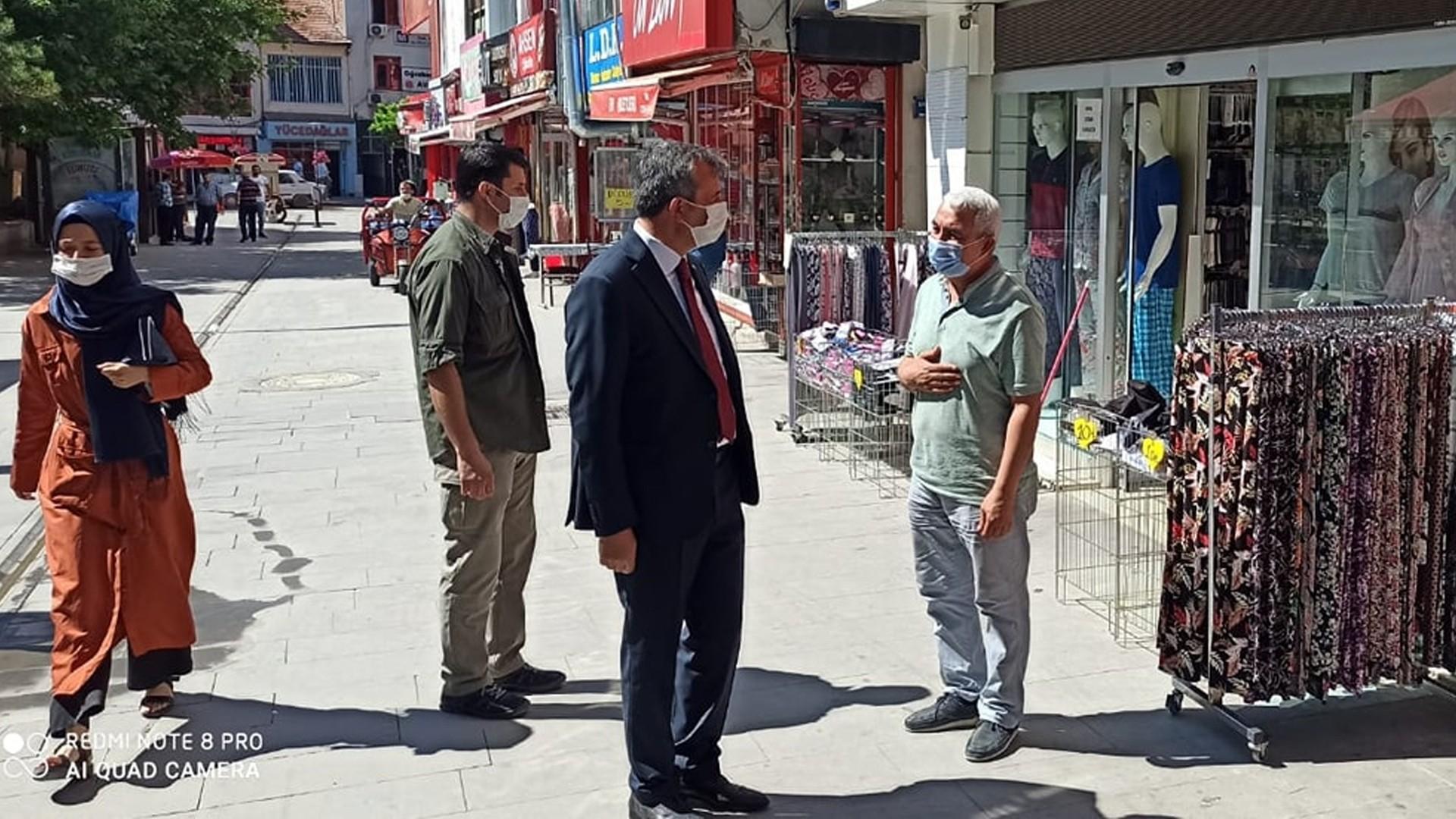 Validen ‘maske’ denetimi: Esnaf ve vatandaşları tek tek uyardı - Kırıkkale Haber, Son Dakika Kırıkkale Haberleri