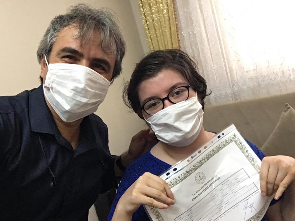 Engelli öğrencinin diplomasını evine kadar götürdü - Kırıkkale Haber, Son Dakika Kırıkkale Haberleri
