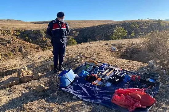Keskin’de Kaçak Kazı Yapanlar Yakalandı - Kırıkkale Haber, Son Dakika Kırıkkale Haberleri Keskin’de Kaçak Kazı Yapanlar Yakalandı - Kırıkkale Haber, Son Dakika Kırıkkale Haberleri