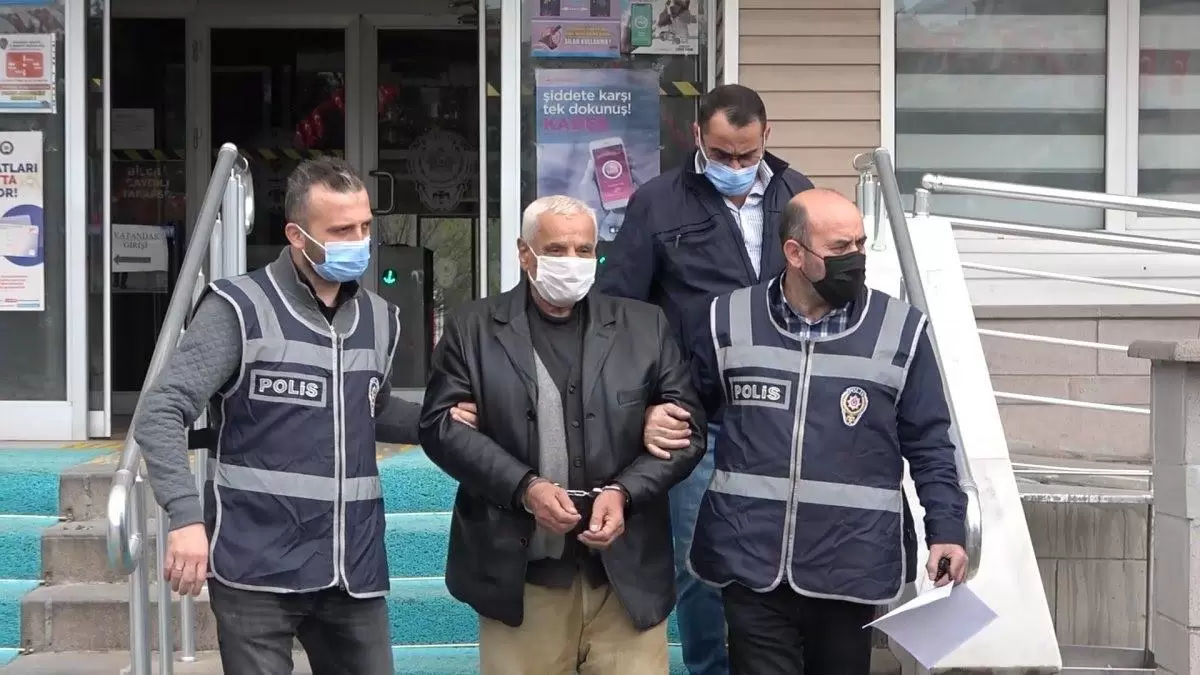 Kırıkkale’de eş katili gazetecileri tehdit etti: Sizi öldürürüm - Kırıkkale Haber, Son Dakika Kırıkkale Haberleri Kırıkkale’de eş katili gazetecileri tehdit etti: Sizi öldürürüm - Kırıkkale Haber, Son Dakika Kırıkkale Haberleri