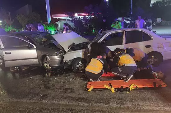 Karşı Yoldan Gelen Araç İle Kafa Kafaya Çarpıştı - Kırıkkale Haber, Son Dakika Kırıkkale Haberleri Karşı Yoldan Gelen Araç İle Kafa Kafaya Çarpıştı - Kırıkkale Haber, Son Dakika Kırıkkale Haberleri