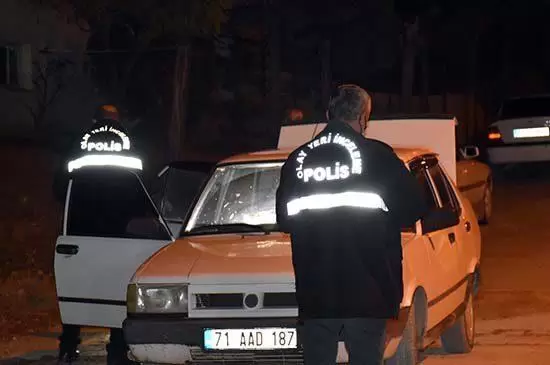 Pompalı Tüfekle Bacağından Vurulan Kişi Yaralandı - Kırıkkale Haber, Son Dakika Kırıkkale Haberleri Pompalı Tüfekle Bacağından Vurulan Kişi Yaralandı - Kırıkkale Haber, Son Dakika Kırıkkale Haberleri
