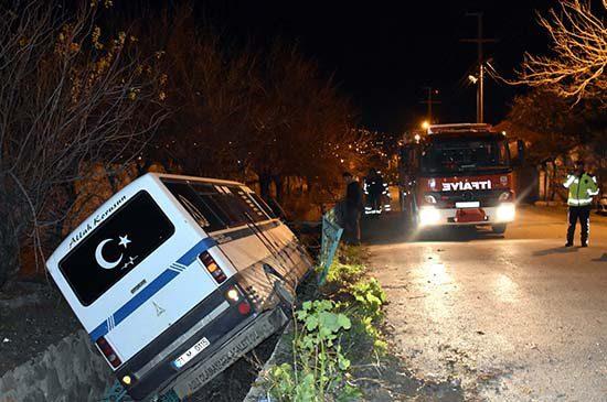 Dolmuş Su Kanalına Düştü - Kırıkkale Haber, Son Dakika Kırıkkale Haberleri