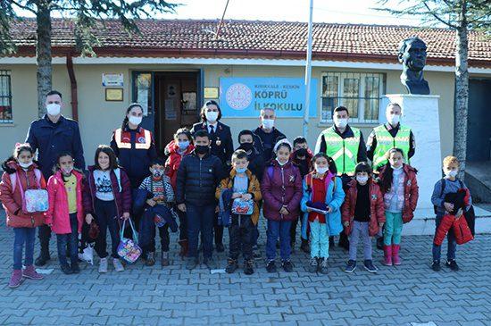 Jandarmadan Öğrencilere Eğitim - Kırıkkale Haber, Son Dakika Kırıkkale Haberleri