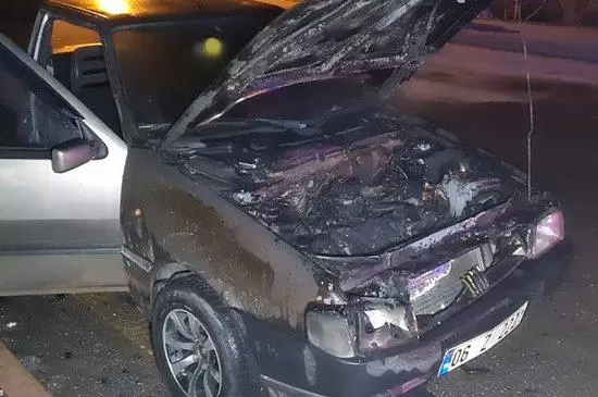 Kontağı çevirince otomobil alevler içinde kaldı - Kırıkkale Haber, Son Dakika Kırıkkale Haberleri Kontağı çevirince otomobil alevler içinde kaldı - Kırıkkale Haber, Son Dakika Kırıkkale Haberleri