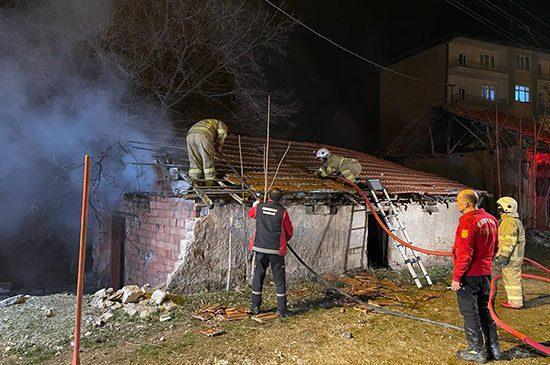 Metruk Binada Çıkan Yakın Söndürüldü - Kırıkkale Haber, Son Dakika Kırıkkale Haberleri