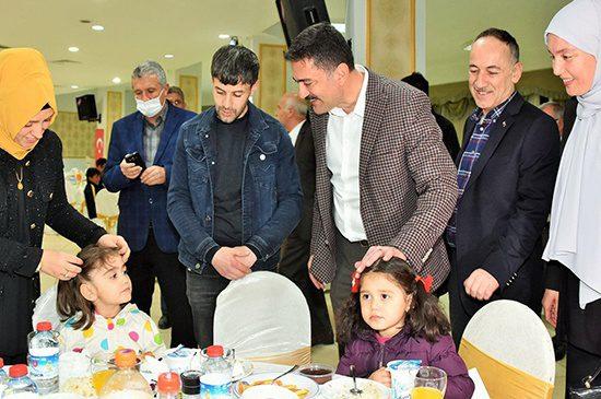 Kırıkkale'de yetim çocuklara iftar