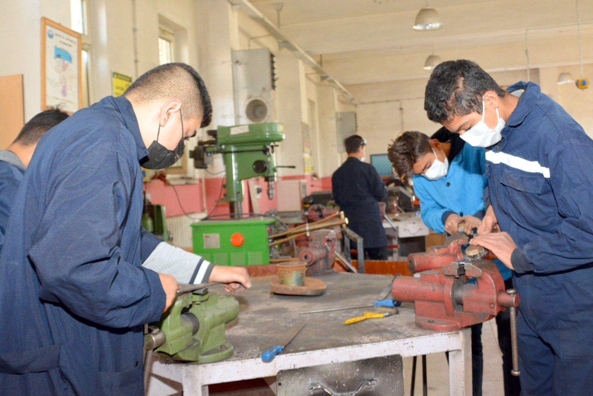 Meslek lisesi öğrencilerinden ekonomiye destek - Kırıkkale Haber, Son Dakika Kırıkkale Haberleri