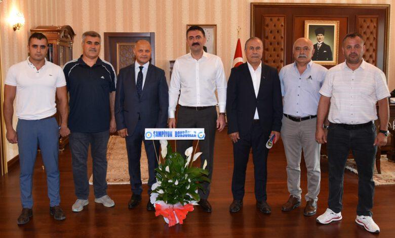 Şampiyonlar’dan Vali Tekbıyıkoğluna Ziyaret - Kırıkkale Haber, Son Dakika Kırıkkale Haberleri